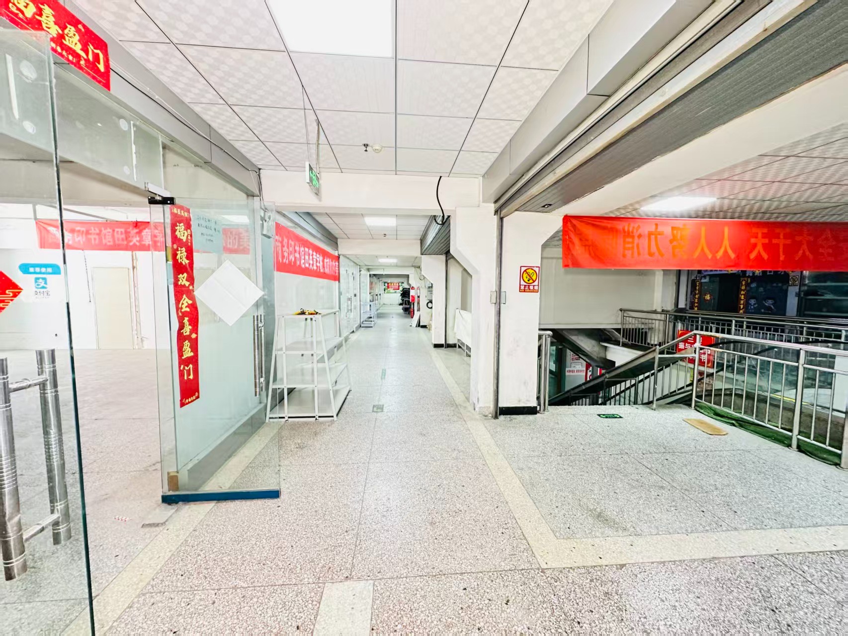 博学路引入人工智能技术应用场景，推动AI与商业、零售、电商、企业服务等领域融合发展。