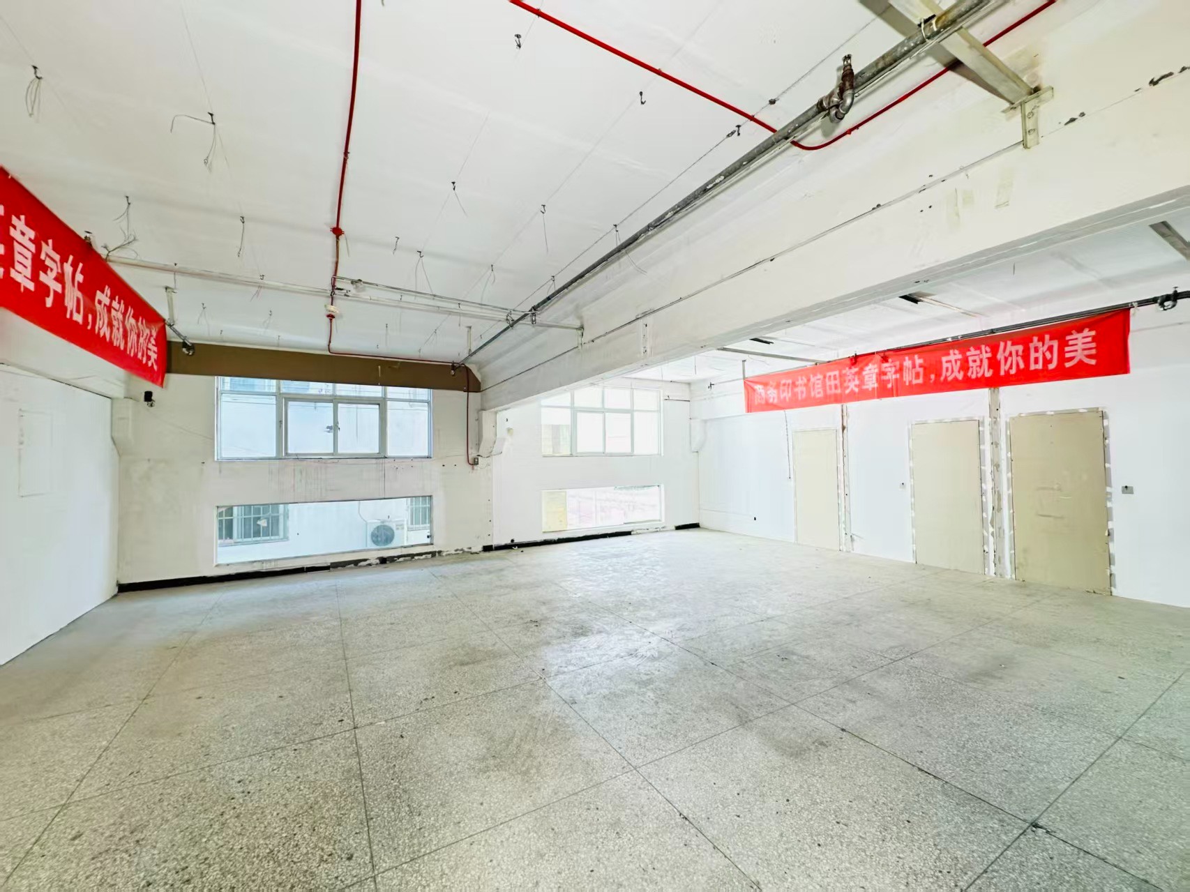 博学路重点吸引人工智能应用、数字经济、电商直播、智能制造服务、软件开发、科技创新企业及创业团队入驻